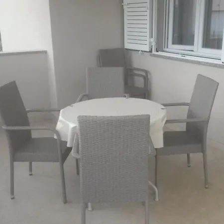 Ferienwohnung In Privlaka Mit Garten, Terrasse Und Grill *